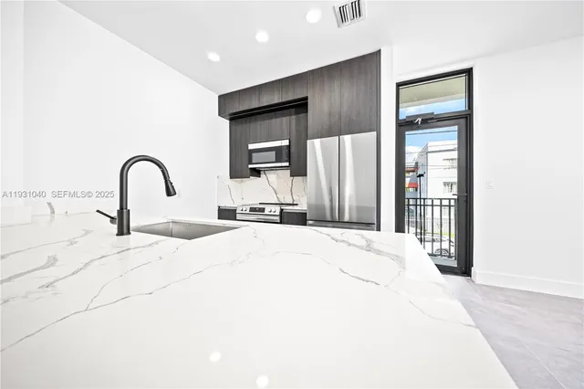 $4,750 | 526 Southwest 2nd Street, Unit 1, Miami, FL 33130