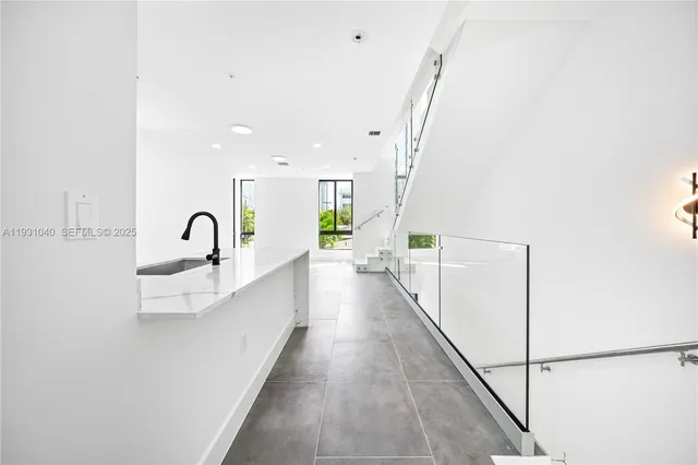 $4,750 | 526 Southwest 2nd Street, Unit 1, Miami, FL 33130