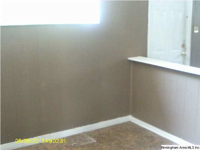 608 26th Street Southwest Birmingham, AL 35211 - Photo 5 of 9