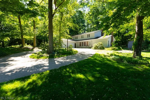 $400,000 | 7360 Ledgewood Drive, Kirtland, OH 44094