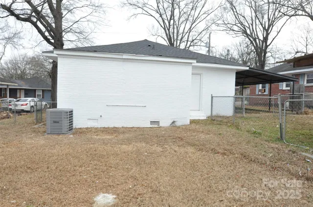 a view of a house with a outdoor space