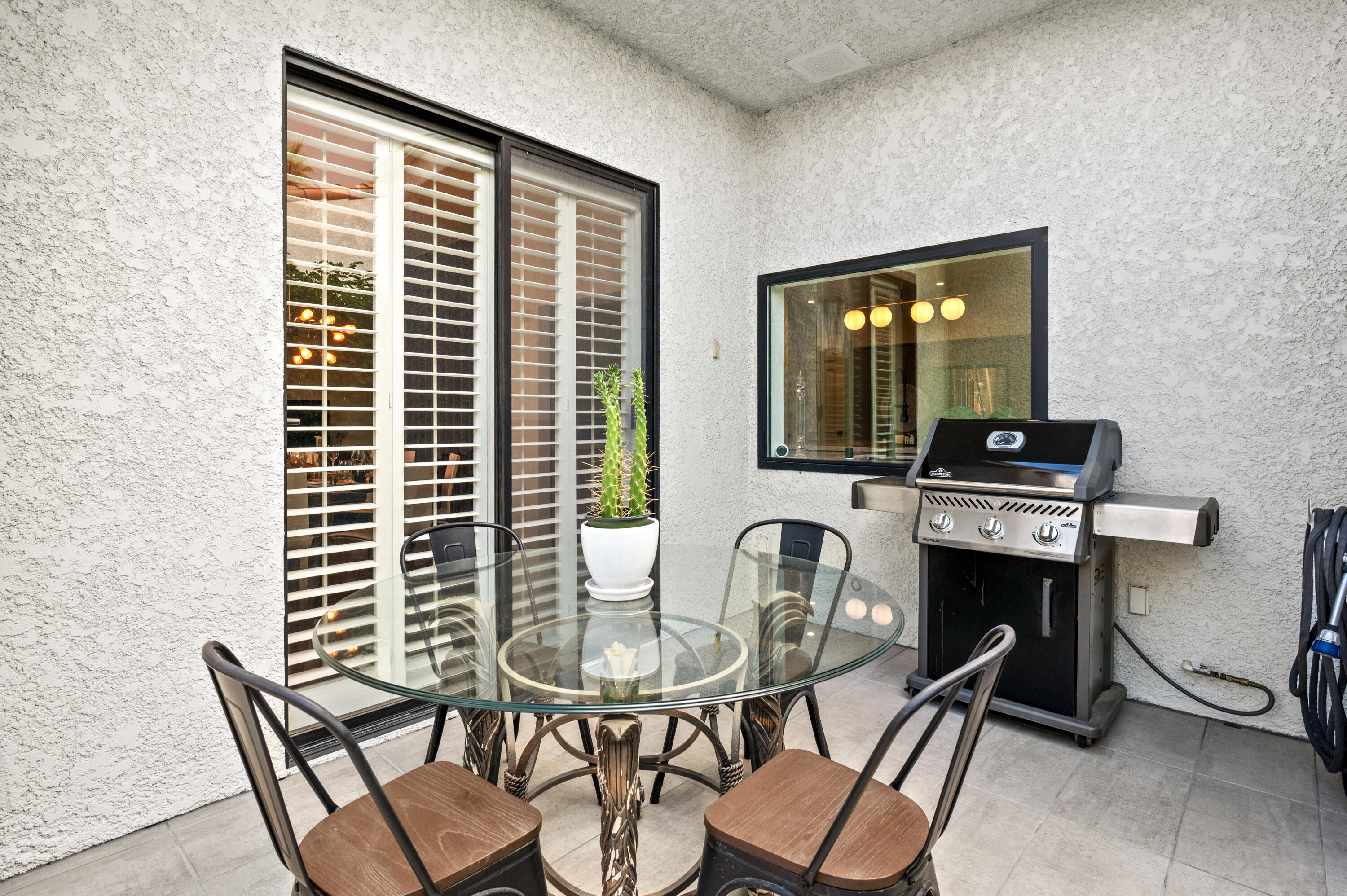 87 Magdalena Drive Rancho Mirage, CA 92270 - Photo 32 of 37 Patio