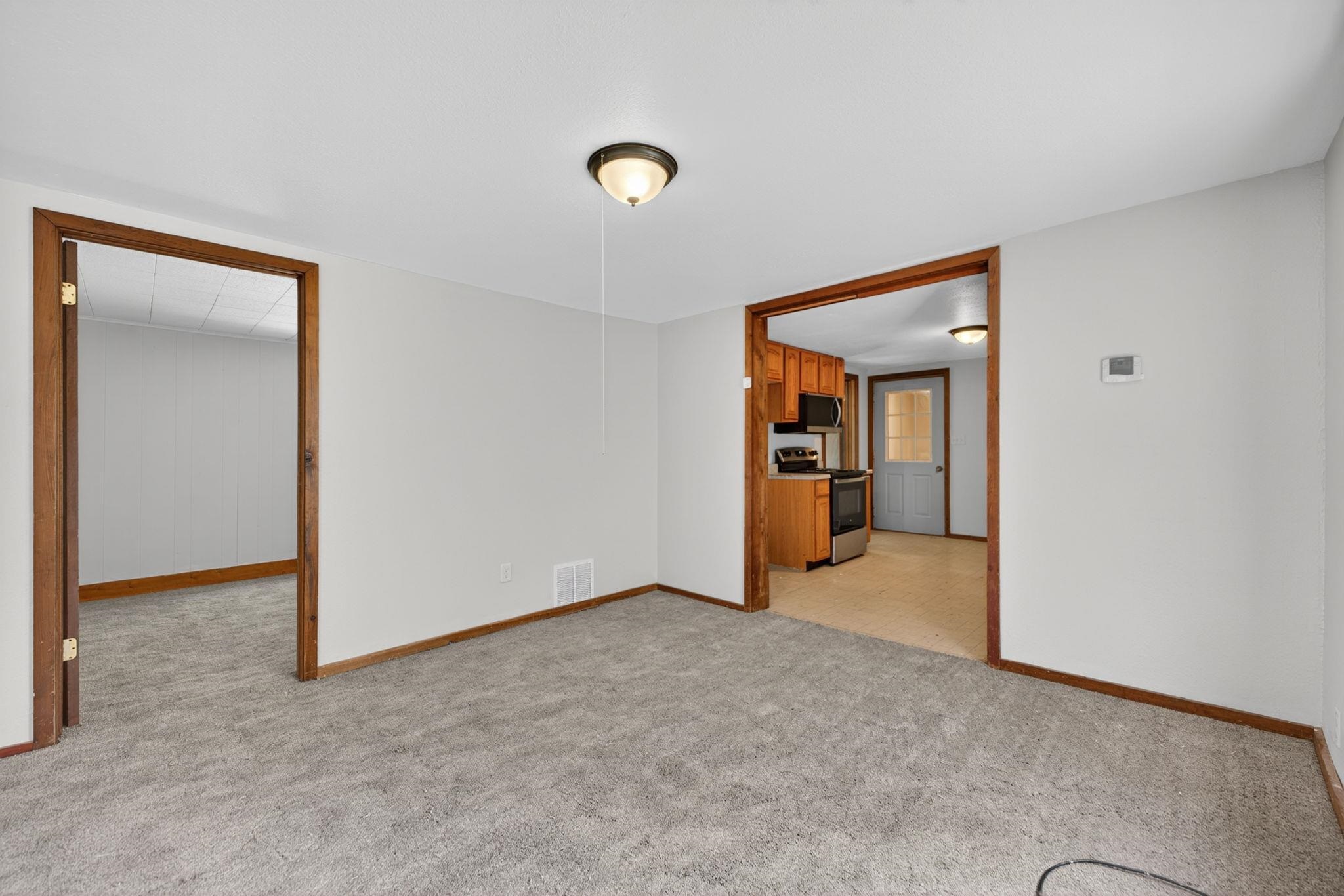 972 East Philhower Road Beloit, WI 53511 - Photo 9 of 29