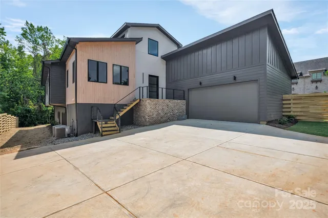 a house view with a outdoor space