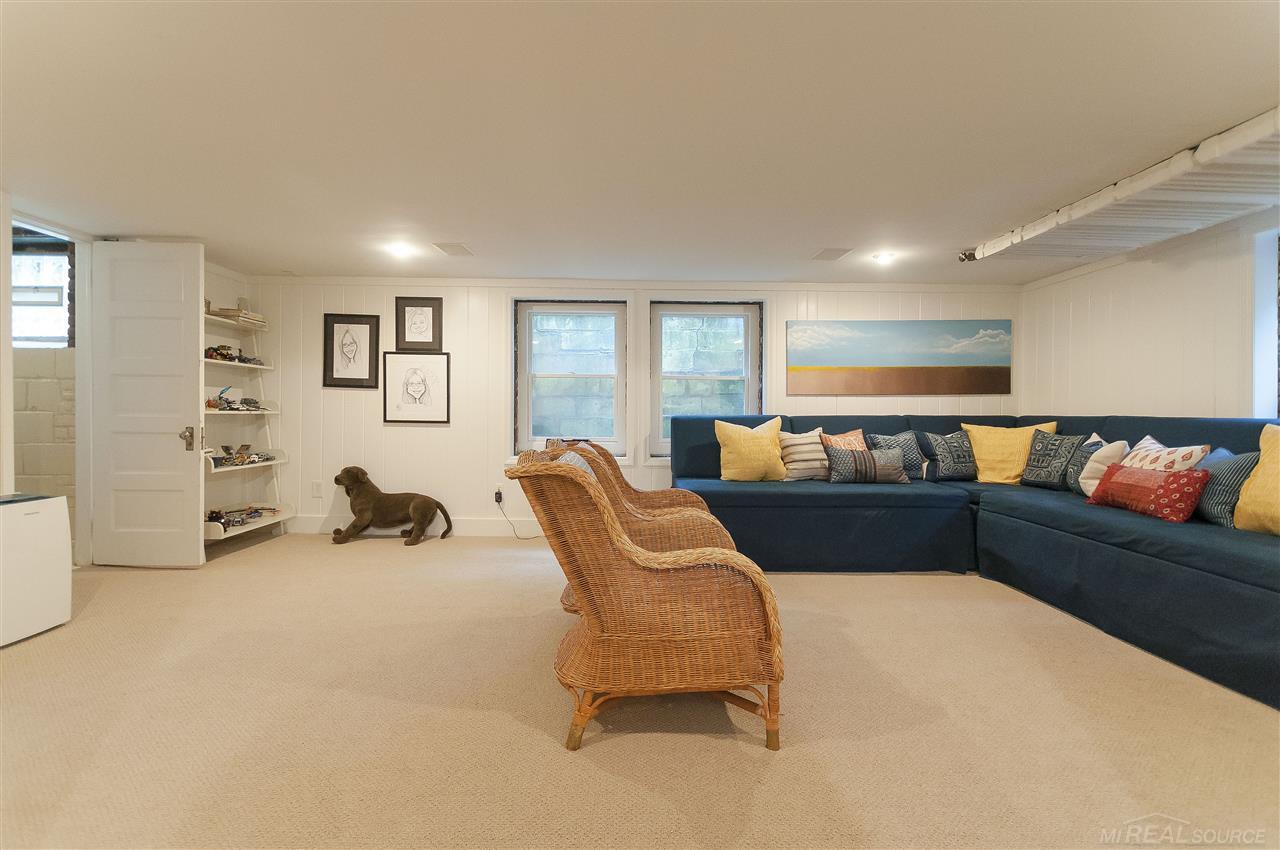 109 Merriweather Road Grosse Pointe, MI 48236 - Photo 43 of 54 31355491-42.JPG