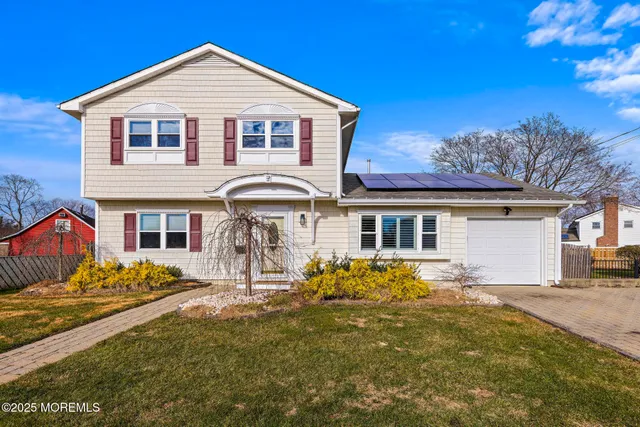 $799,900 | 16 Galway Drive, Hazlet, NJ 07730