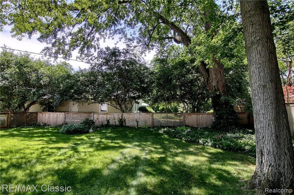 6044 Worlington Road Bloomfield Hills, MI 48301 - Photo 30 of 34