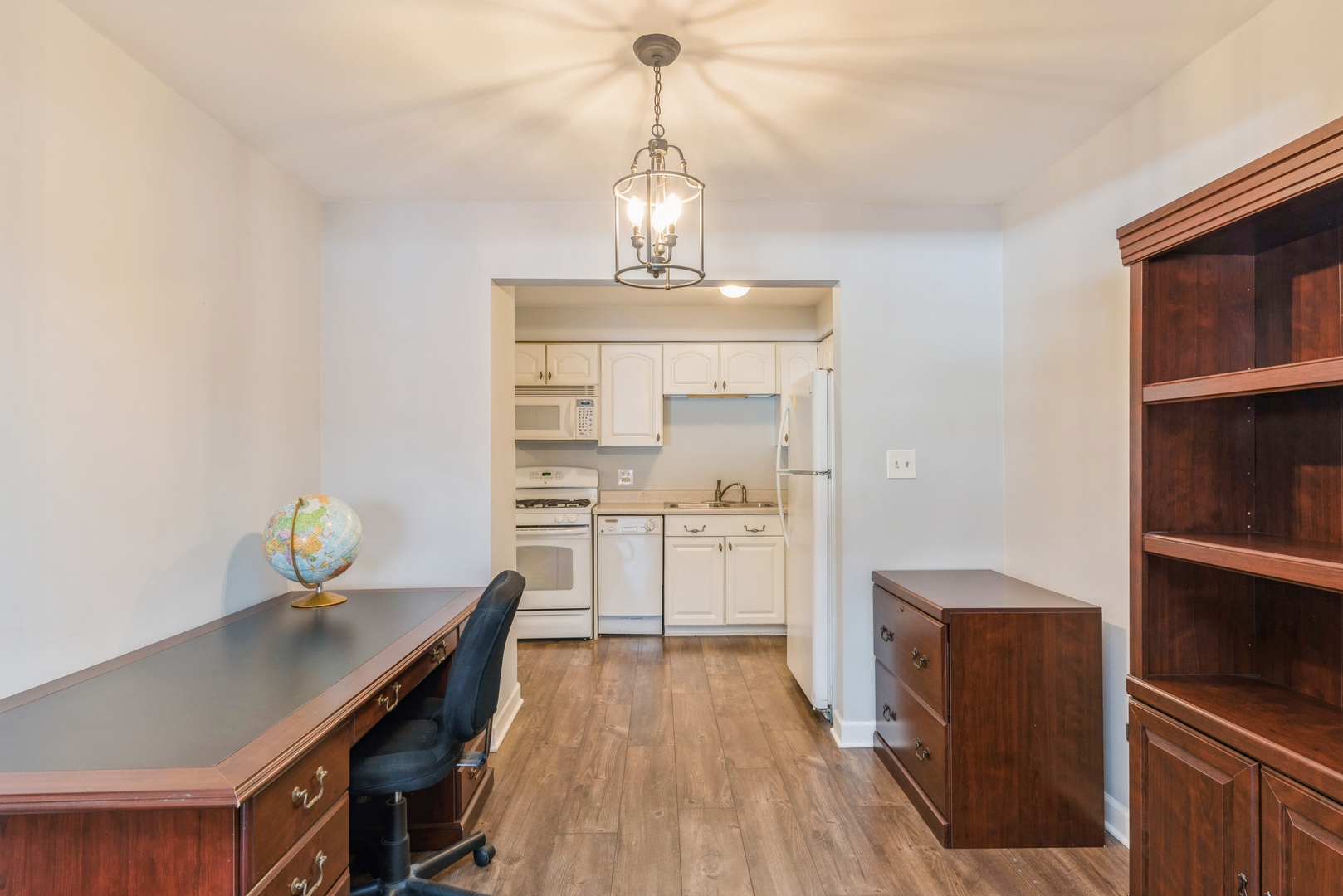 1353 Perry Street, Unit 2 Des Plaines, IL 60016 - Photo 5 of 10