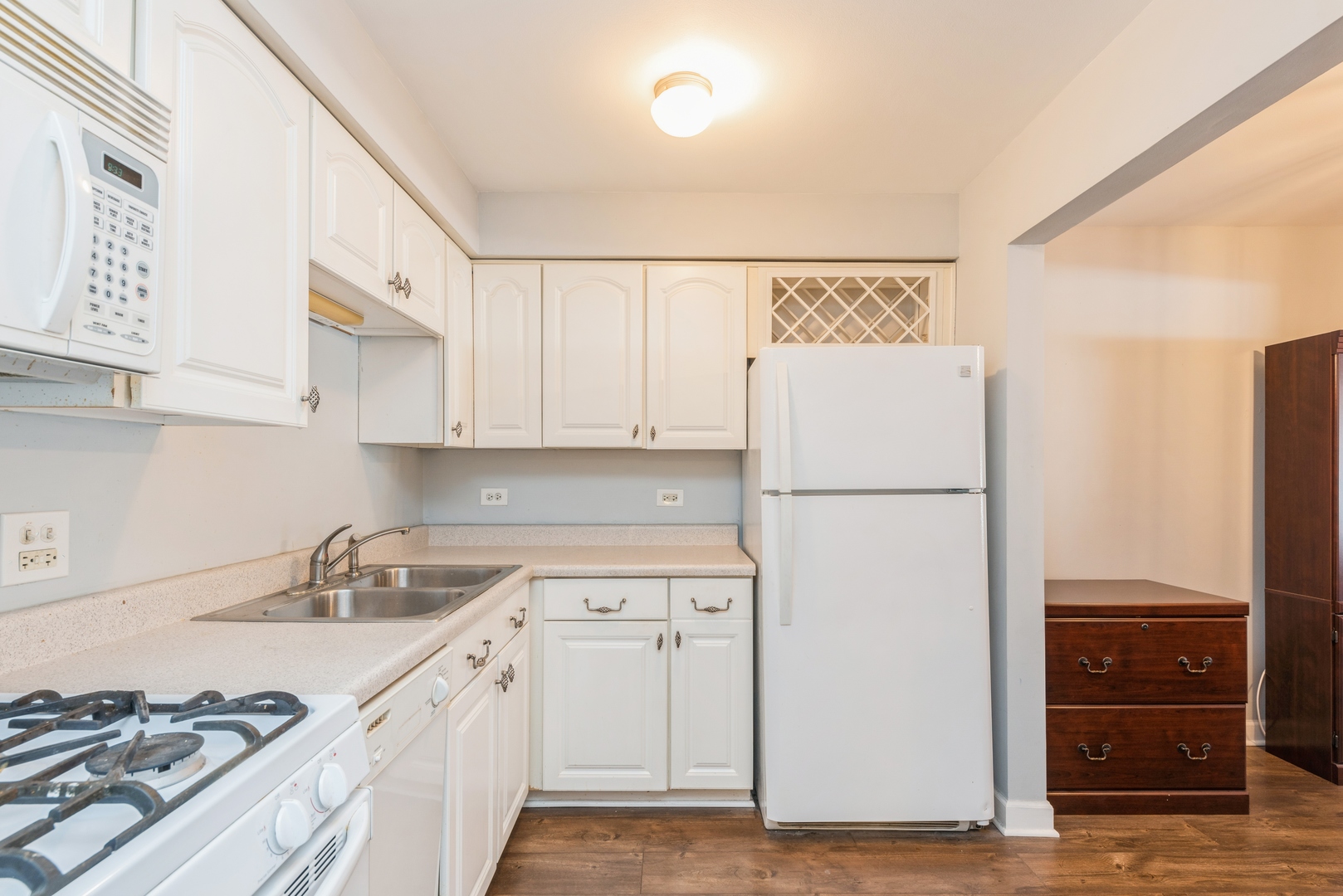 1353 Perry Street, Unit 2 Des Plaines, IL 60016 - Photo 7 of 10