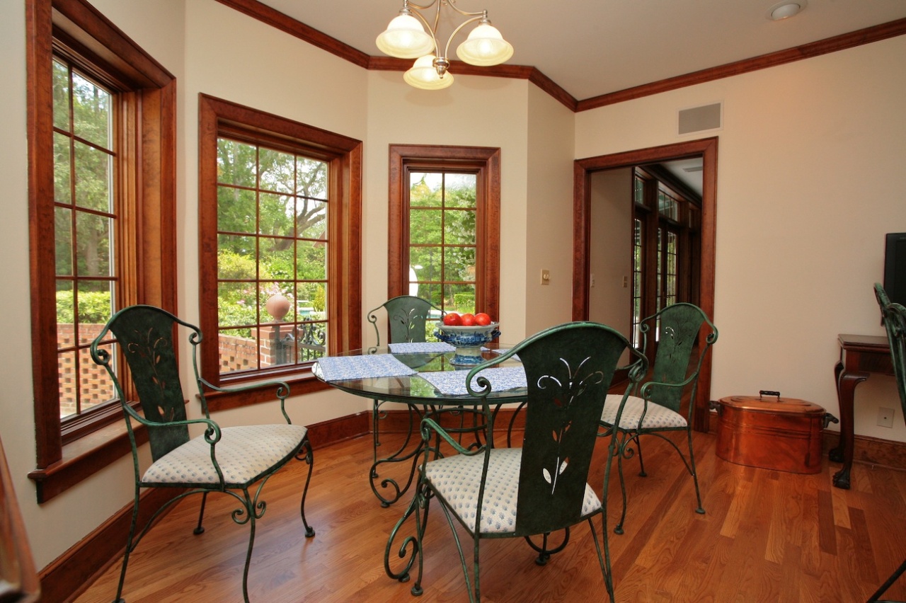 2325 River Road Jacksonville, FL 32207 - Photo 11 of 25 Breakfast Room