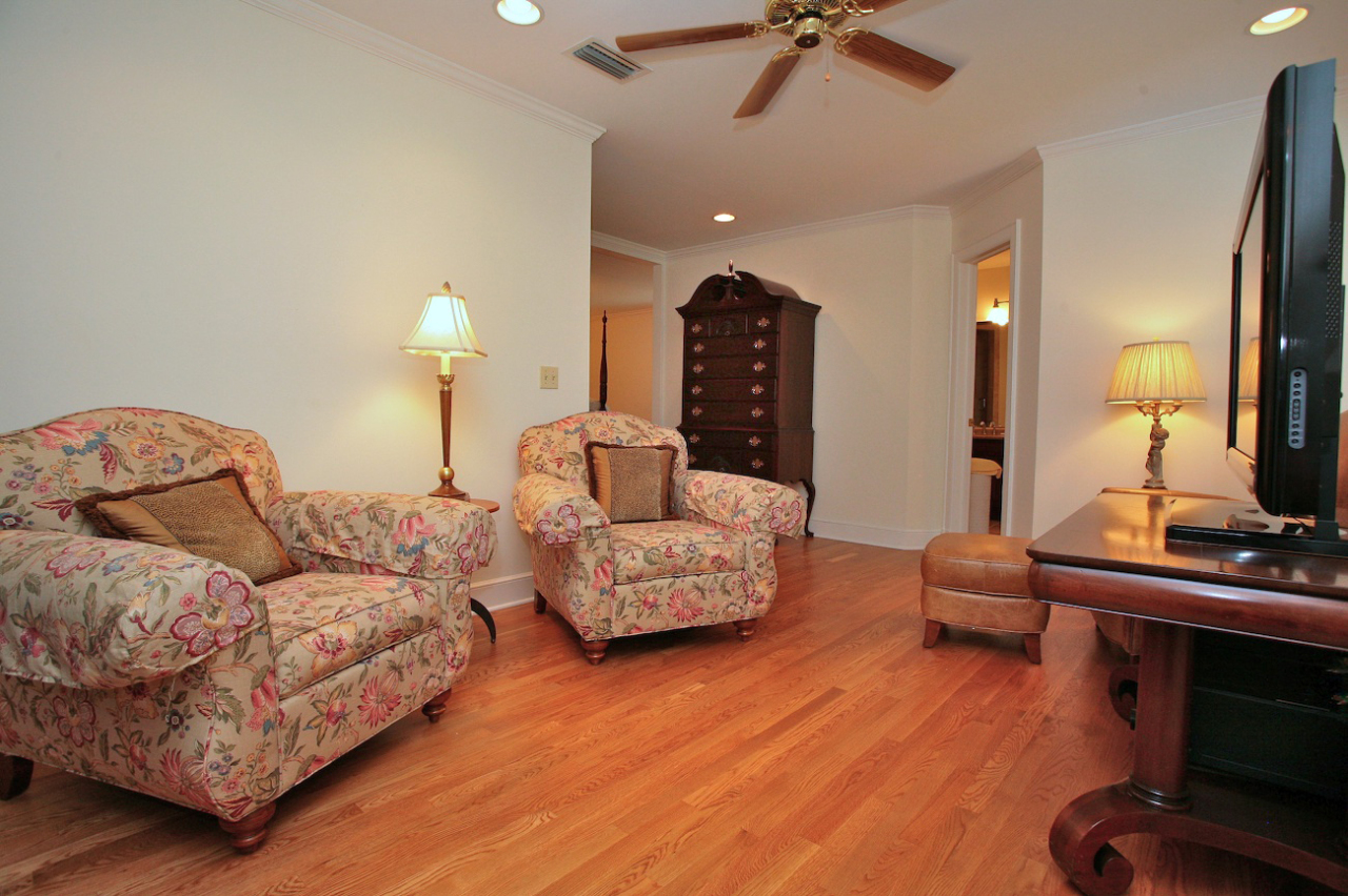 2325 River Road Jacksonville, FL 32207 - Photo 15 of 25 Master Sitting Area
