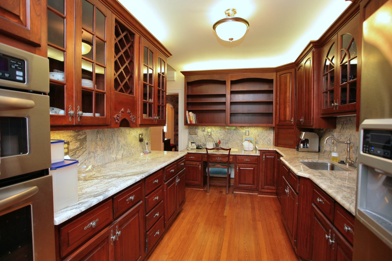 2325 River Road Jacksonville, FL 32207 - Photo 8 of 25 Kitchen