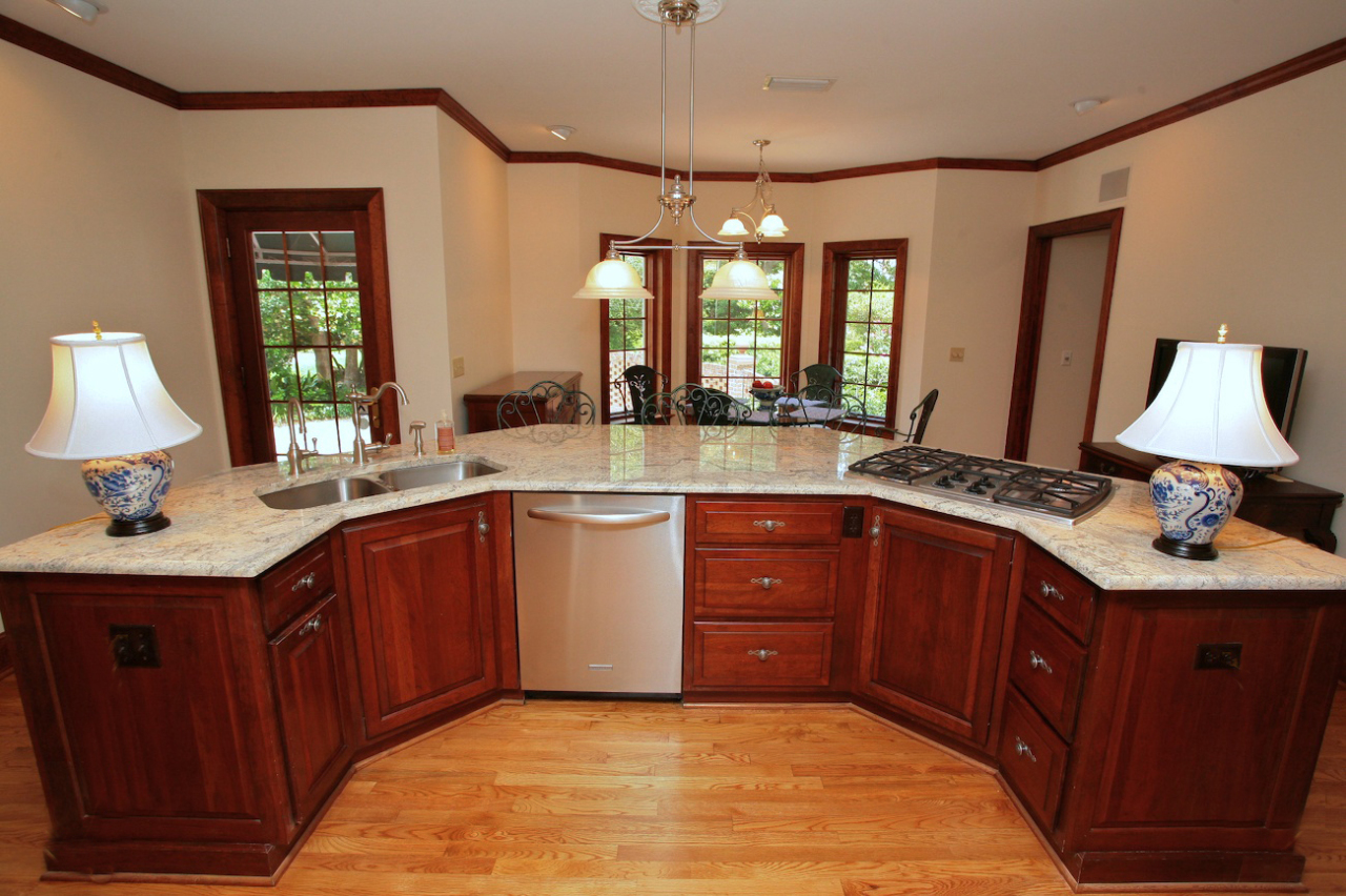 2325 River Road Jacksonville, FL 32207 - Photo 10 of 25 Kitchen