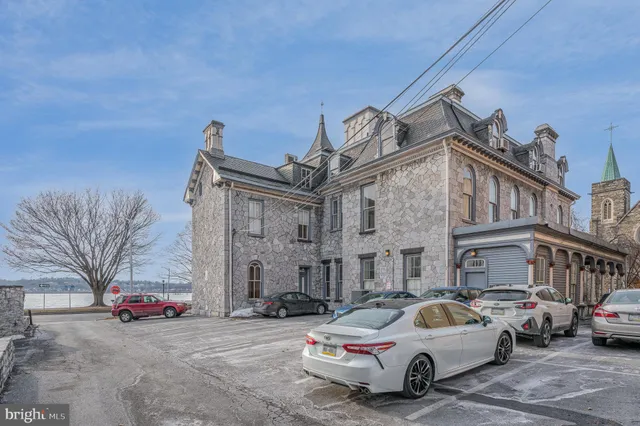 $1,395,000 | 407 North Front Street, Harrisburg, PA 17101