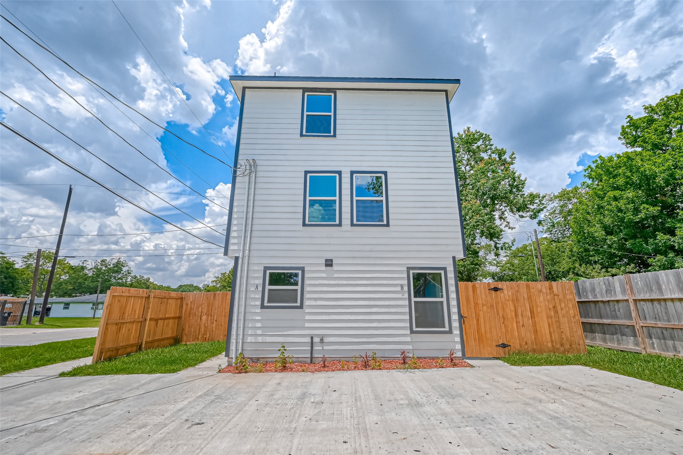 8125 Eastover Street, Unit B Houston, TX 77028 - Photo 1 of 11