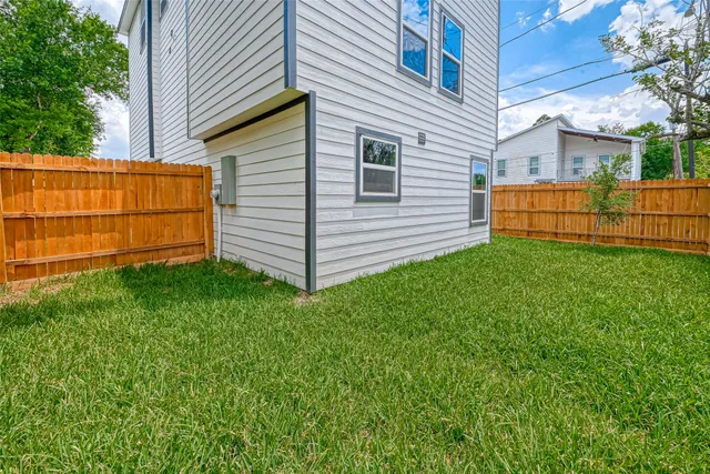 $1,650 | 8125 Eastover Street, Unit B, Houston, TX 77028