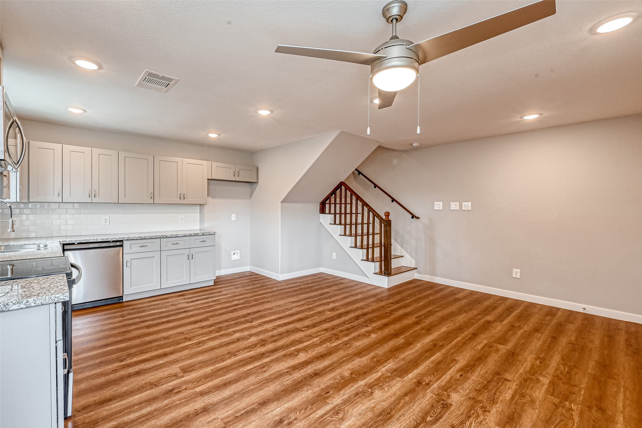 8125 Eastover Street, Unit B Houston, TX 77028 - Photo 3 of 11