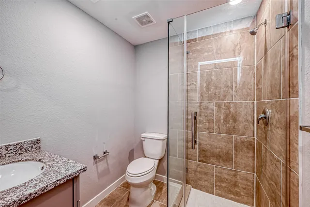 $1,650 | 8125 Eastover Street, Unit B, Houston, TX 77028