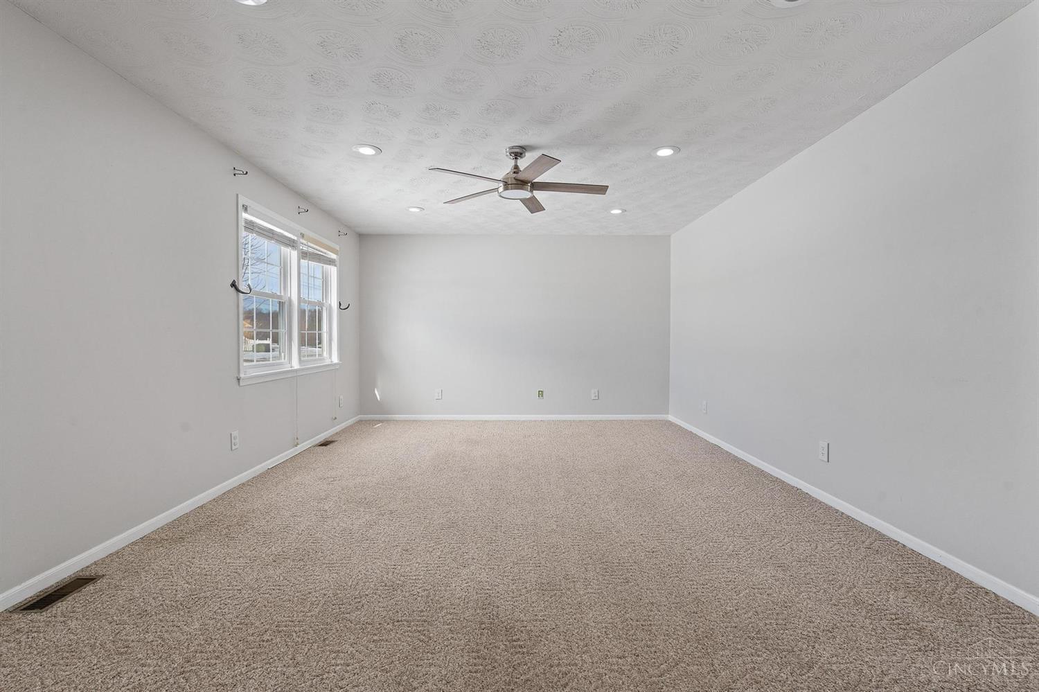 8628 Highrock Road Leesburg, OH 45135 - Photo 12 of 42 Gallery Image 12