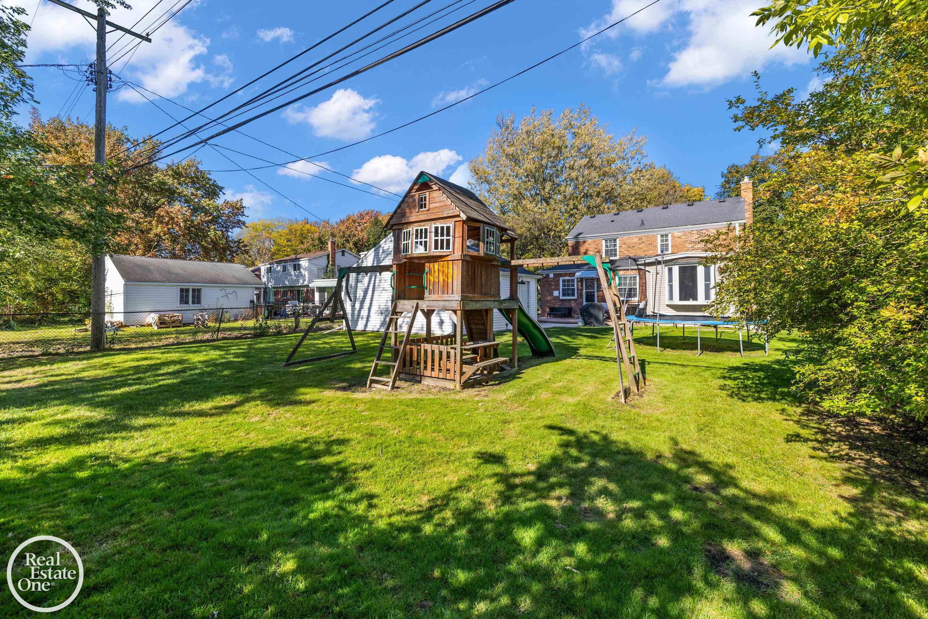 1183 Hawthorne Road Grosse Pointe, MI 48236 - Photo 43 of 48 50158747-e6456d32-76d4-4557-8a5e-b30e3e04b987.JPG