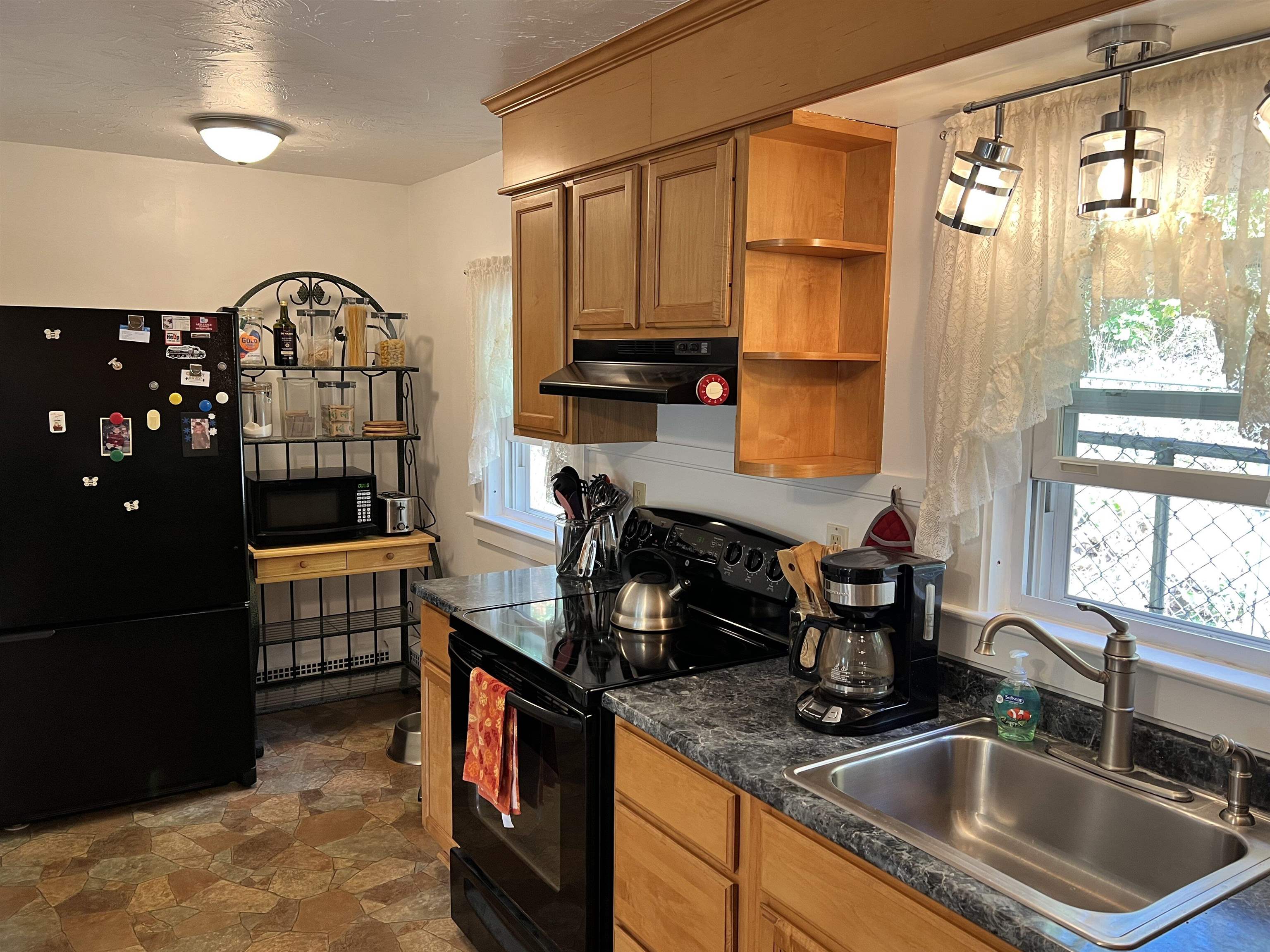 214 Main Street Alton, NH 03809 - Photo 4 of 32