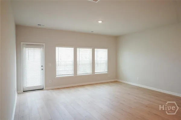 $2,500 | 111 Saltgrass Lane, Bloomingdale, GA 31302