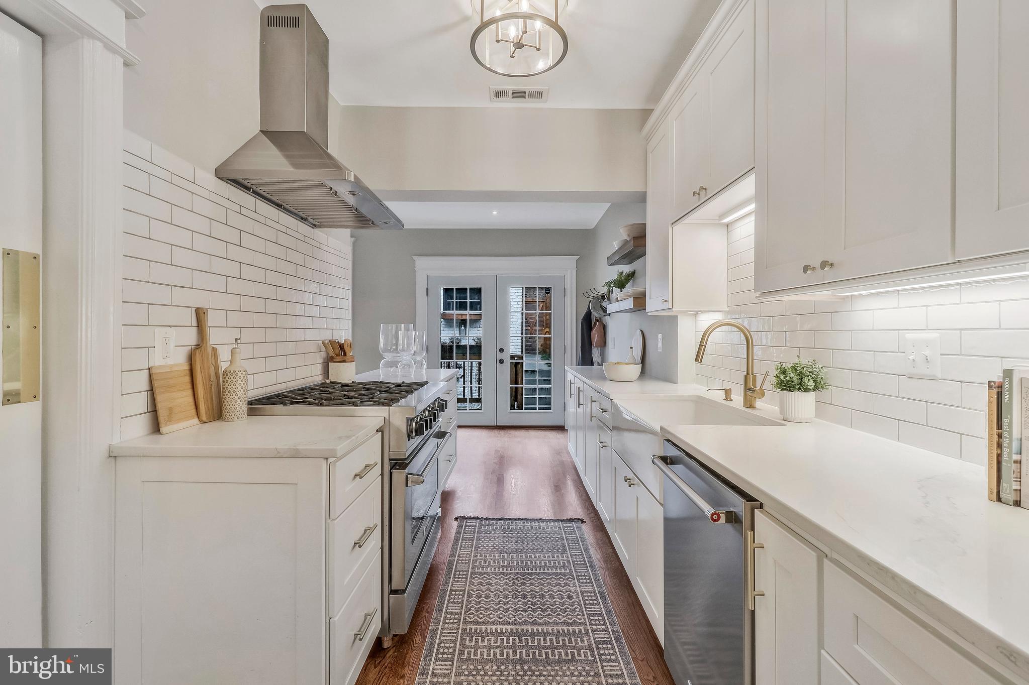 3121 Adams Mill Road Northwest Washington, DC 20010 - Photo 3 of 16 Gallery Image 3