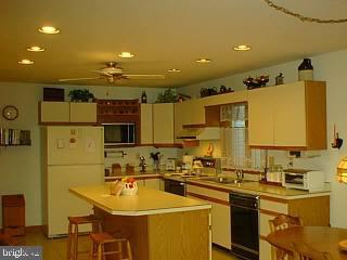 701 South Surf Road Ocean City, MD 21842 - Photo 3 of 5 Gallery Image 3