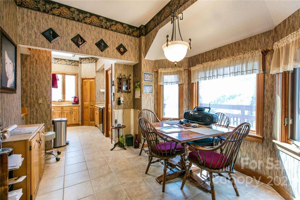 4470 Cove Loop Road Hendersonville, NC 28739 - Photo 16 of 46 Gallery Image 16