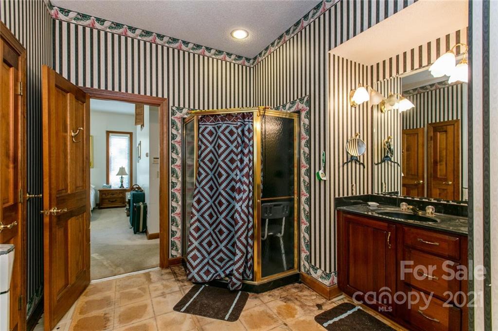 4470 Cove Loop Road Hendersonville, NC 28739 - Photo 20 of 46 Gallery Image 20