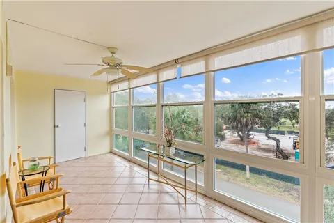 $299,000 | 275 Date Palm Road, Unit 403, Vero Beach, FL 32963