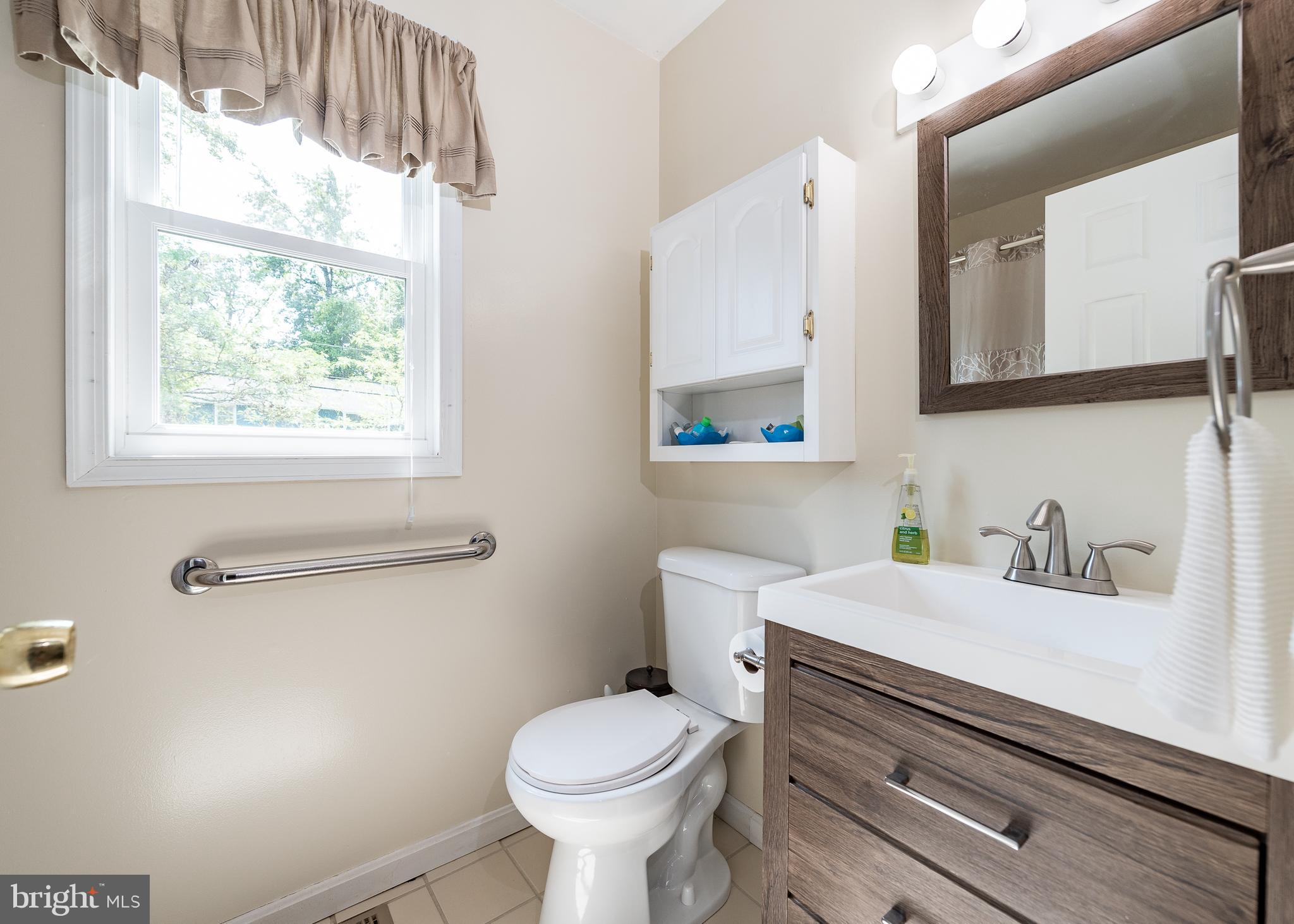 1152 Hampton Road Annapolis, MD 21409 - Photo 14 of 38 Bath