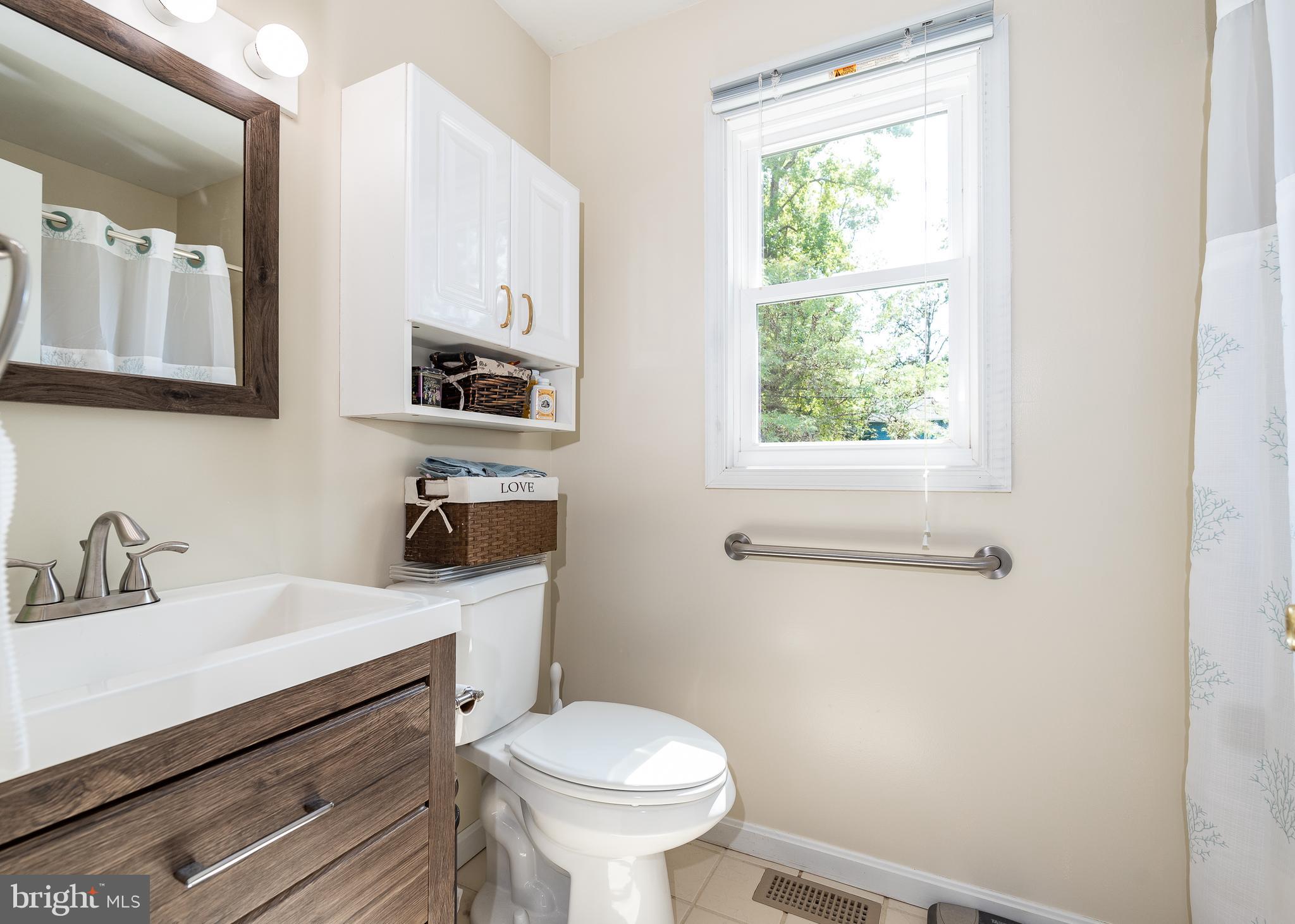 1152 Hampton Road Annapolis, MD 21409 - Photo 18 of 38 Bath