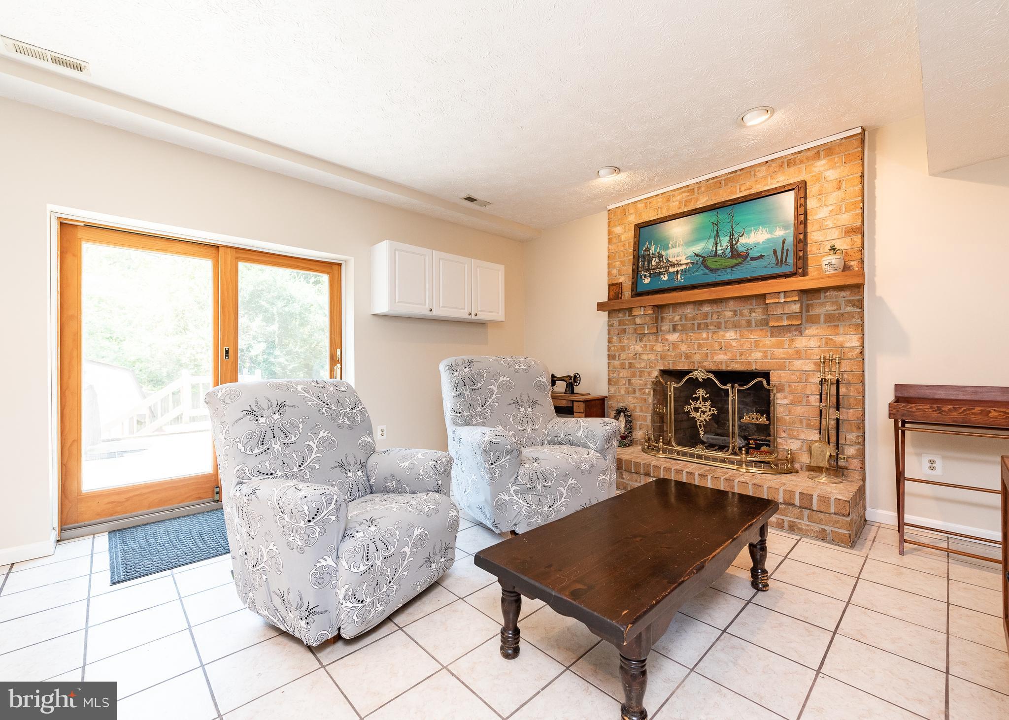 1152 Hampton Road Annapolis, MD 21409 - Photo 20 of 38 Lower Level / Family Room