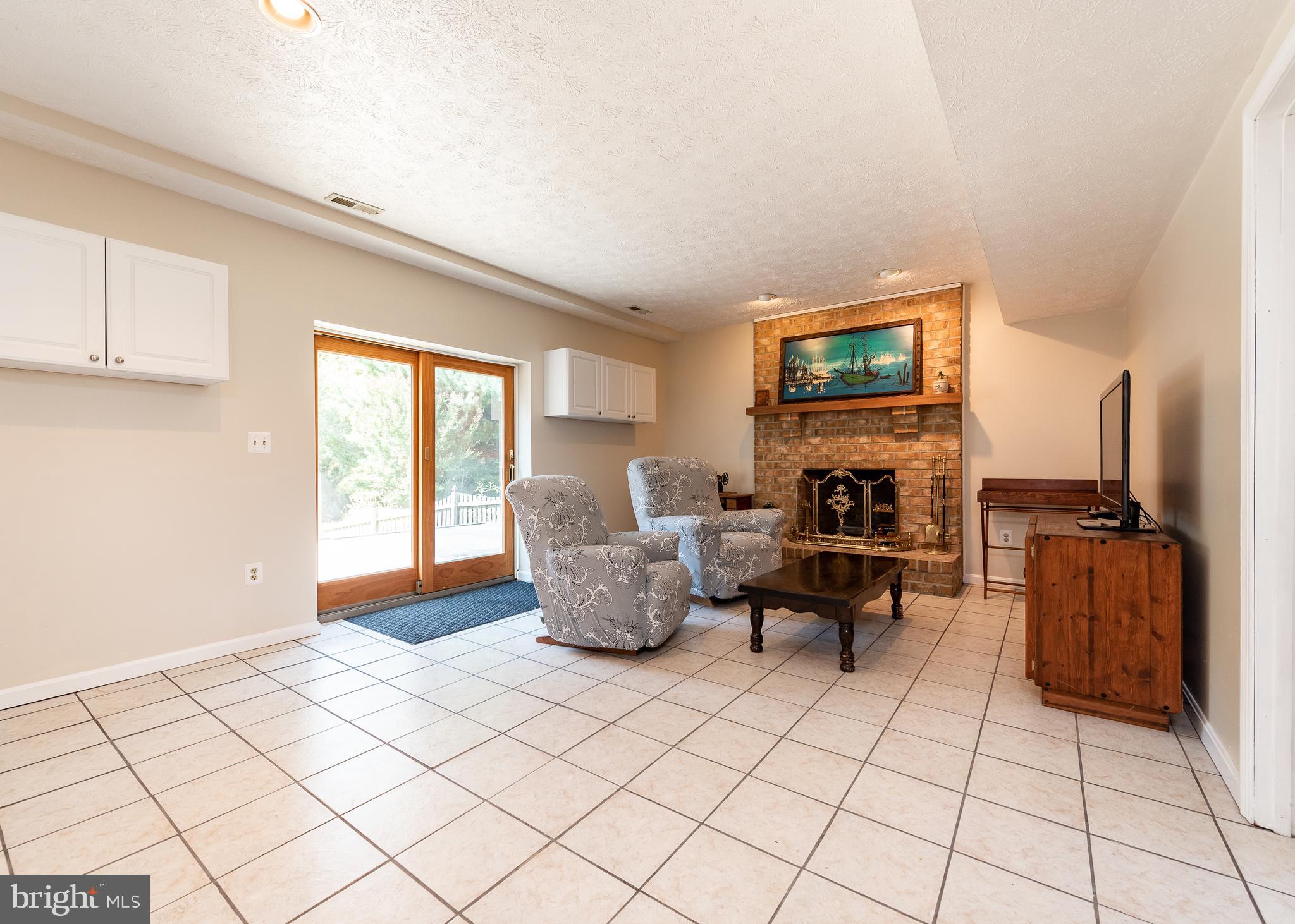 1152 Hampton Road Annapolis, MD 21409 - Photo 21 of 38 Lower Level / Family Room