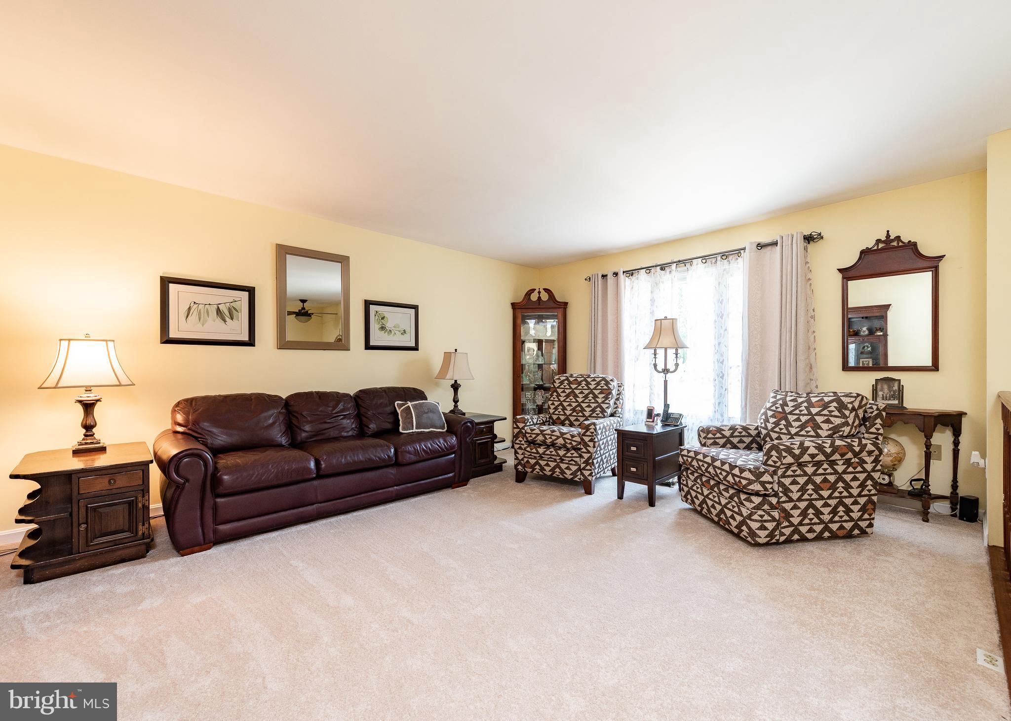1152 Hampton Road Annapolis, MD 21409 - Photo 5 of 38 Living Room