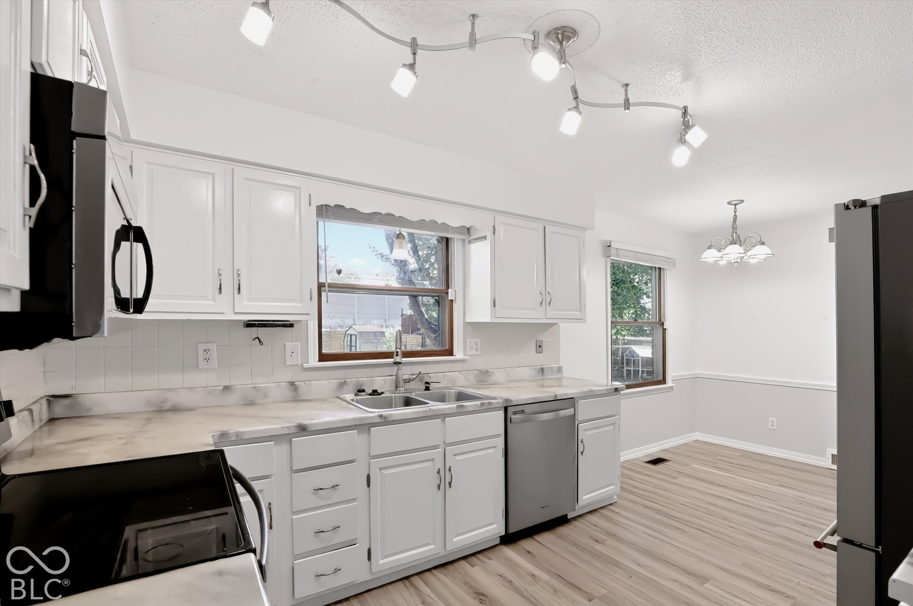 7357 Avalon Trail Road Indianapolis, IN 46250 - Photo 17 of 63 Gallery Image 17