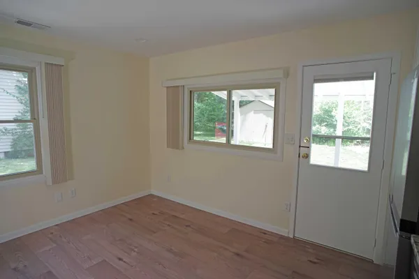$2,100 | 1052 North Maple Road, Ann Arbor, MI 48103