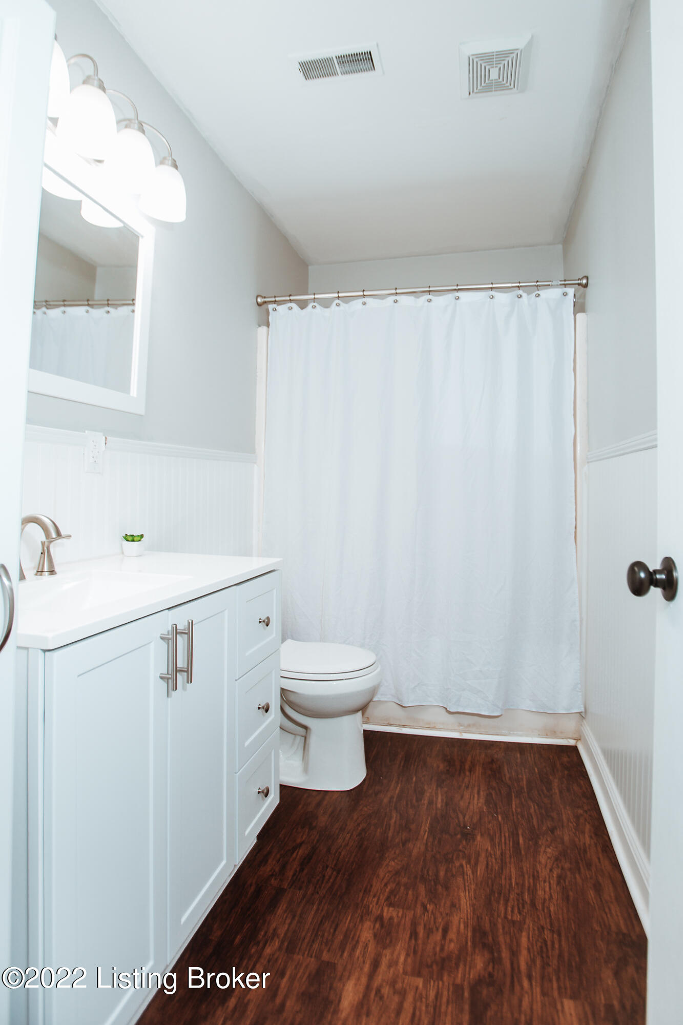 550 Burba Road Bardstown, KY 40004 - Photo 19 of 21 Hall Bathroom