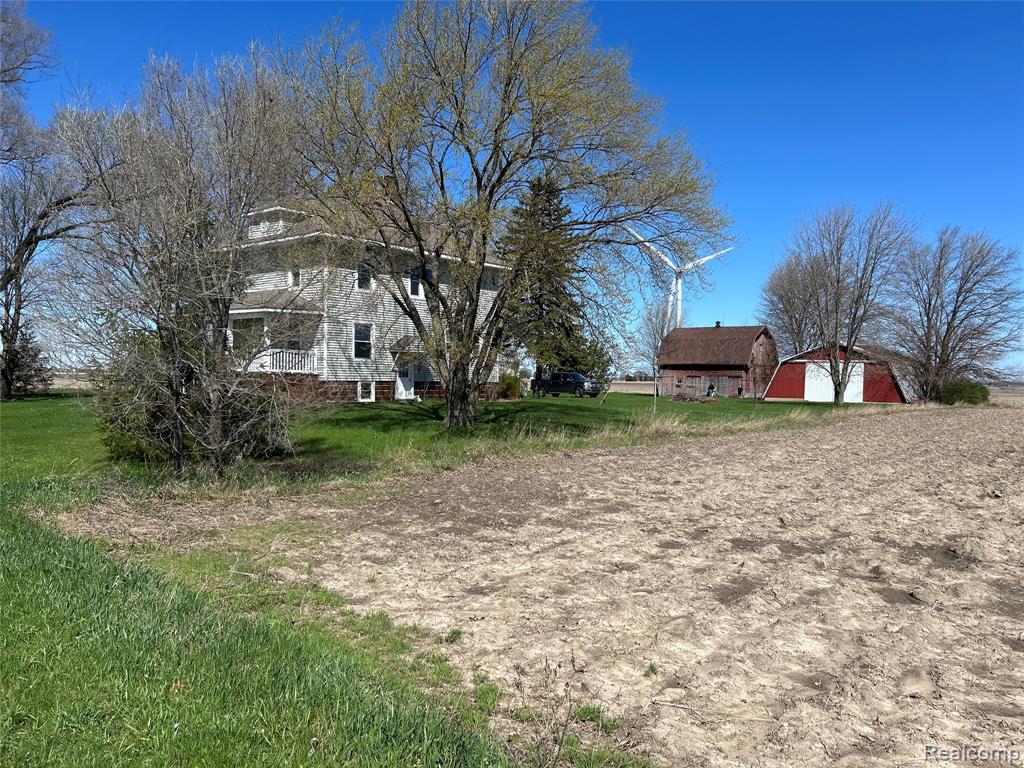 5266 Dutcher Road Akron, MI 48701 - Photo 2 of 21