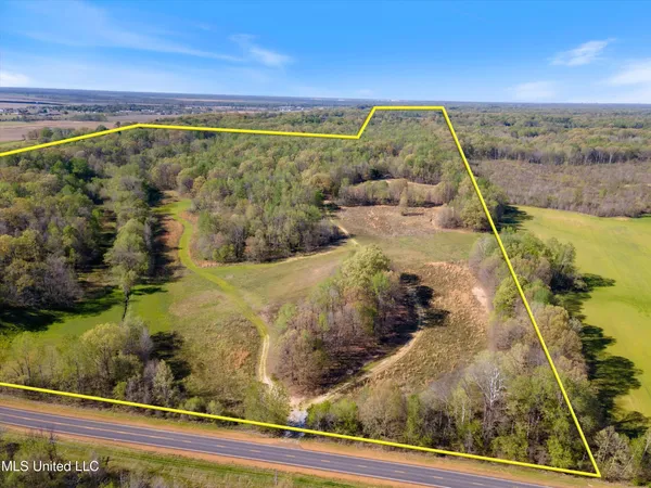 $200,000 | 4 Church Road, Walls, MS 38680