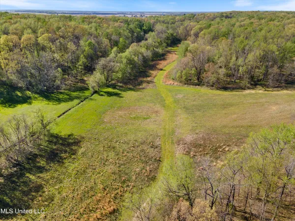 $200,000 | 4 Church Road, Walls, MS 38680