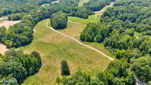 $200,000 | 4 Church Road, Walls, MS 38680