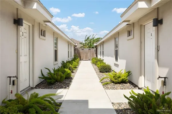 $1,100 | 3803 Las Vistas Lane, Unit 4, Weslaco, TX 78596