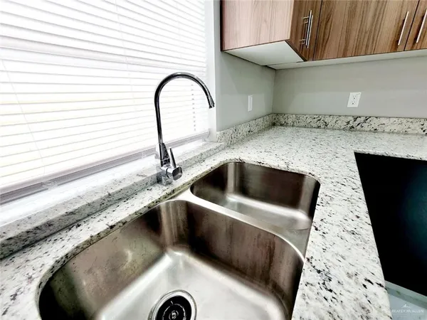 $1,100 | 3803 Las Vistas Lane, Unit 4, Weslaco, TX 78596