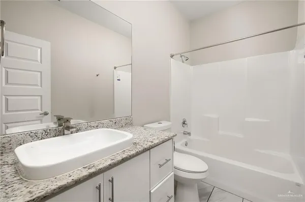 $1,100 | 3803 Las Vistas Lane, Unit 4, Weslaco, TX 78596