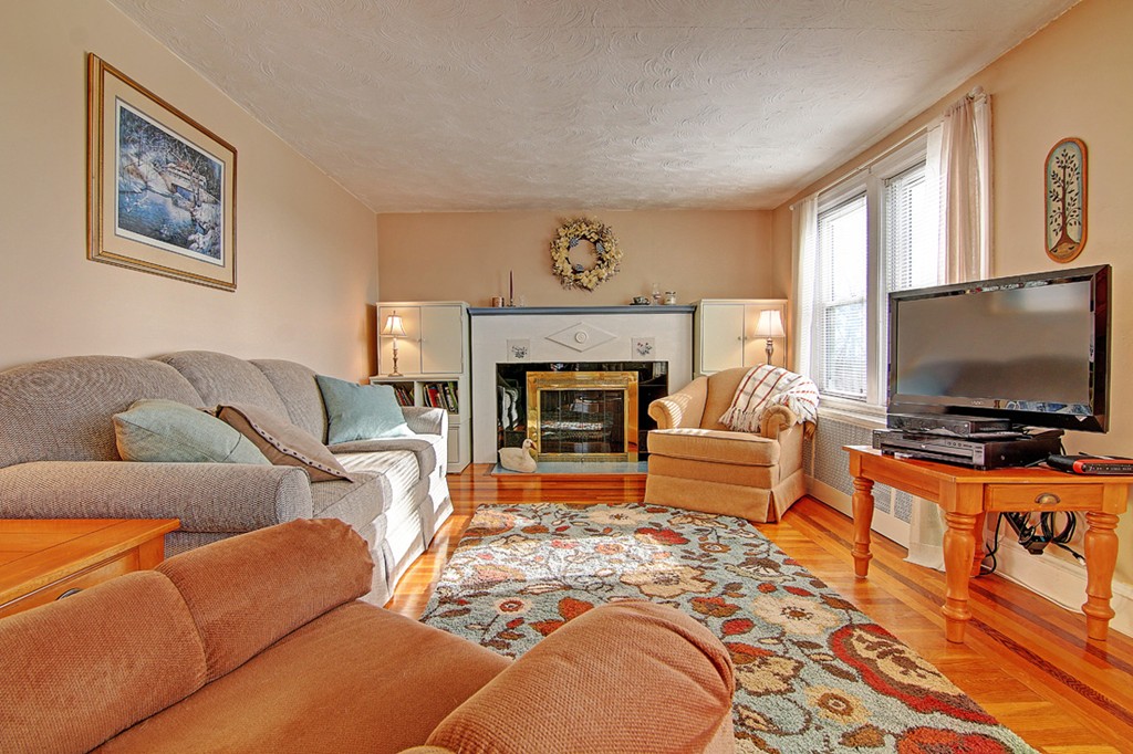 35 Birch Road Cumberland, RI 02864 - Photo 8 of 30 Gallery Image 8
