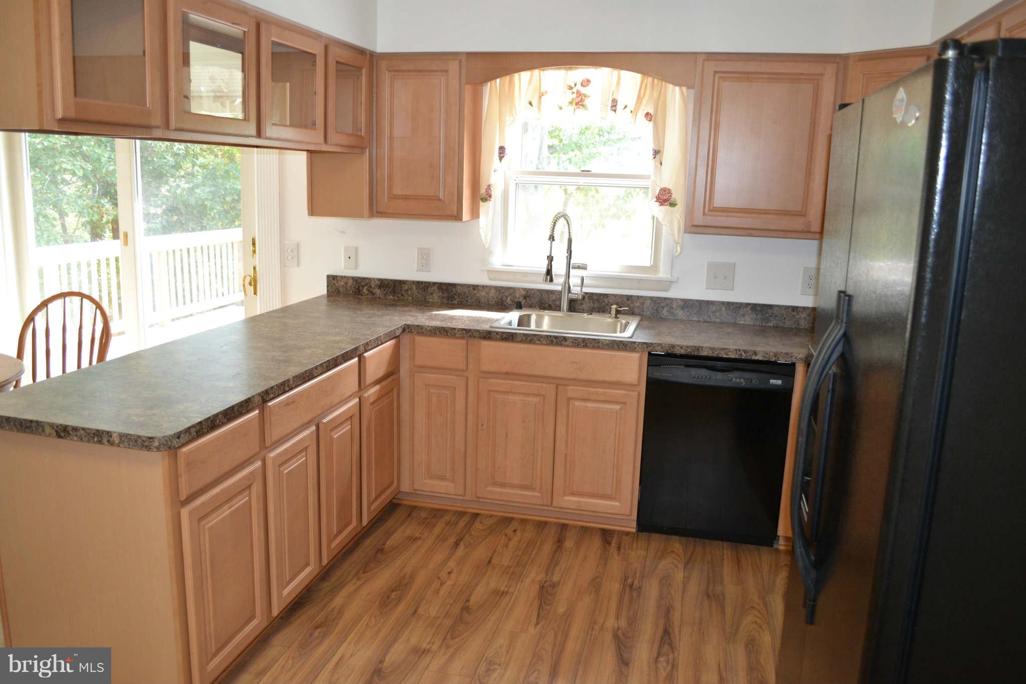 23405 Peach Tree Road Clarksburg, MD 20871 - Photo 3 of 12 Kitchen