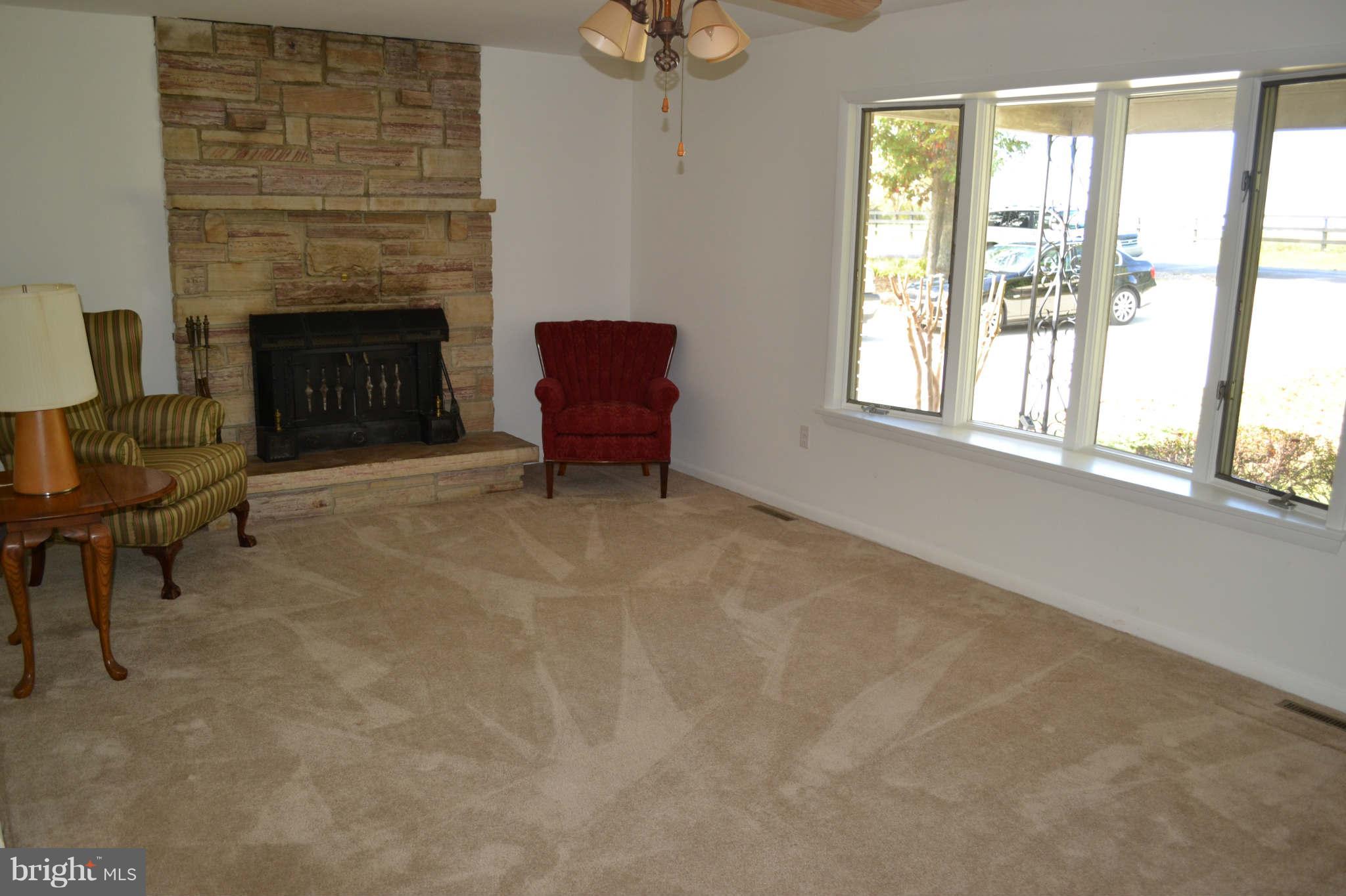 23405 Peach Tree Road Clarksburg, MD 20871 - Photo 5 of 12 Living Room