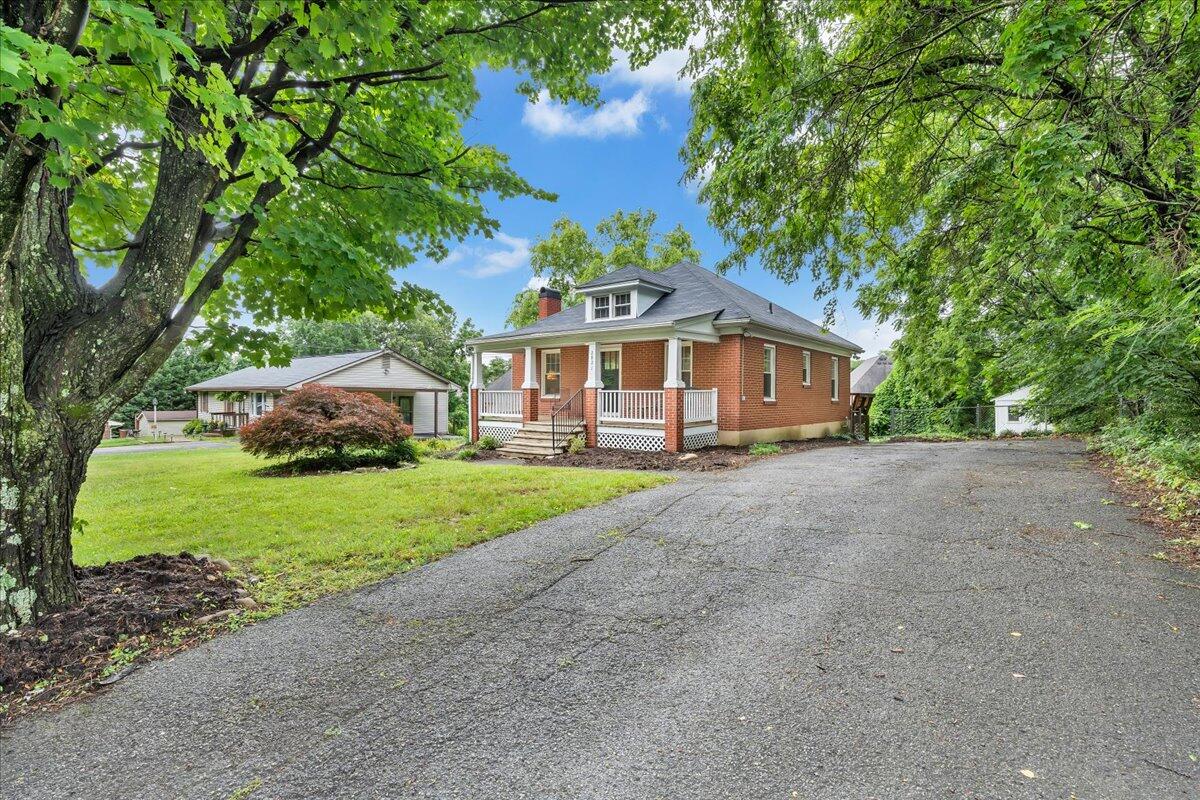 2821 McVitty Road Roanoke, VA 24018 - Photo 28 of 40 29-MIB05284